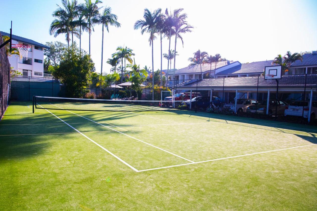 2 Bedroom Renovated Townhouse, Walk To Noosa River นูซาวิลล์ ภายนอก รูปภาพ