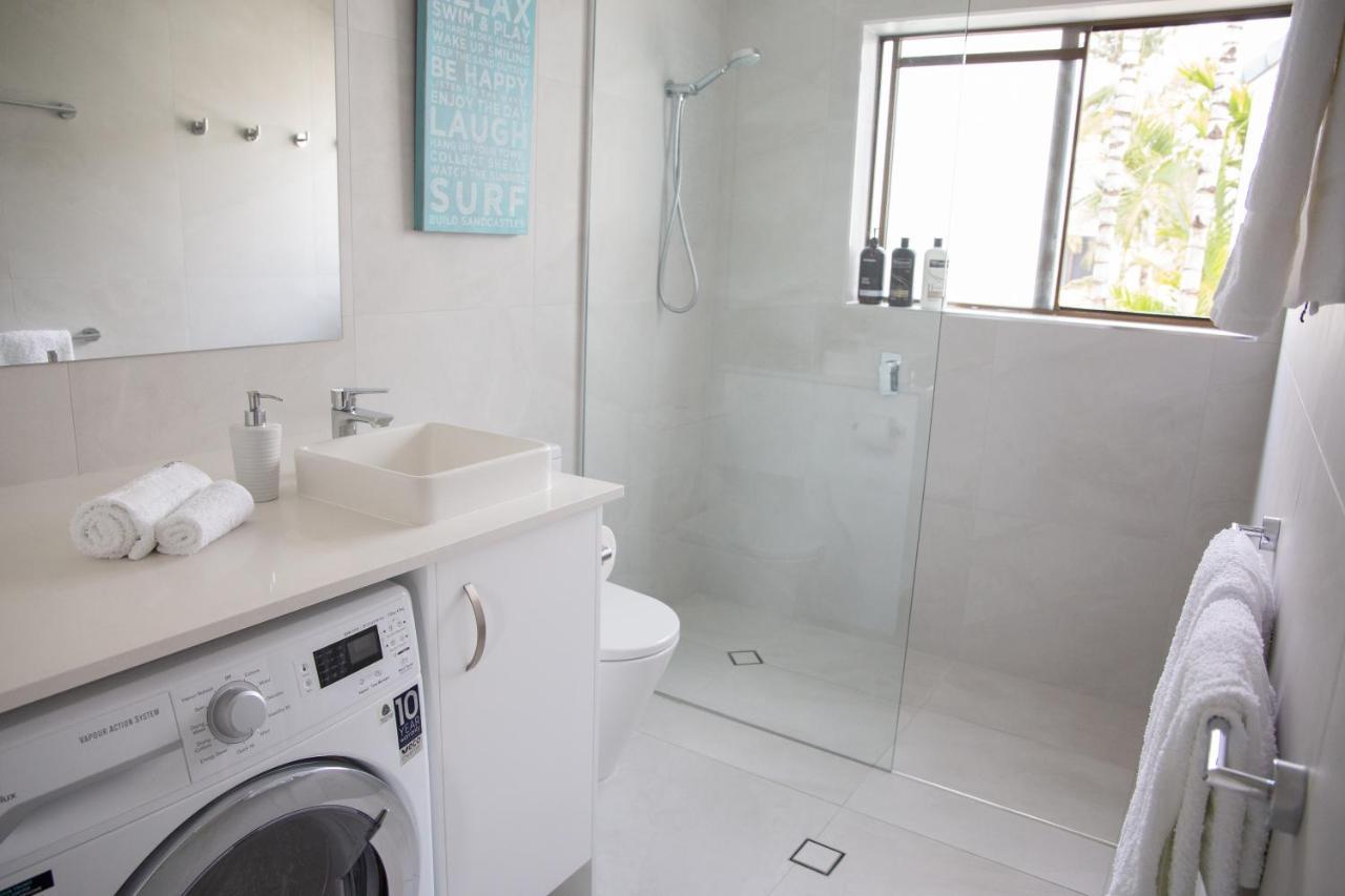 2 Bedroom Renovated Townhouse, Walk To Noosa River นูซาวิลล์ ภายนอก รูปภาพ