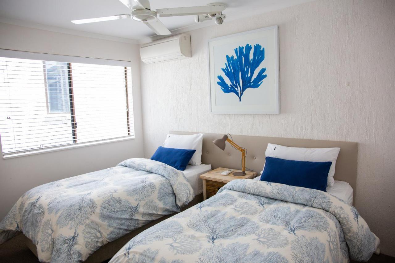 2 Bedroom Renovated Townhouse, Walk To Noosa River นูซาวิลล์ ภายนอก รูปภาพ